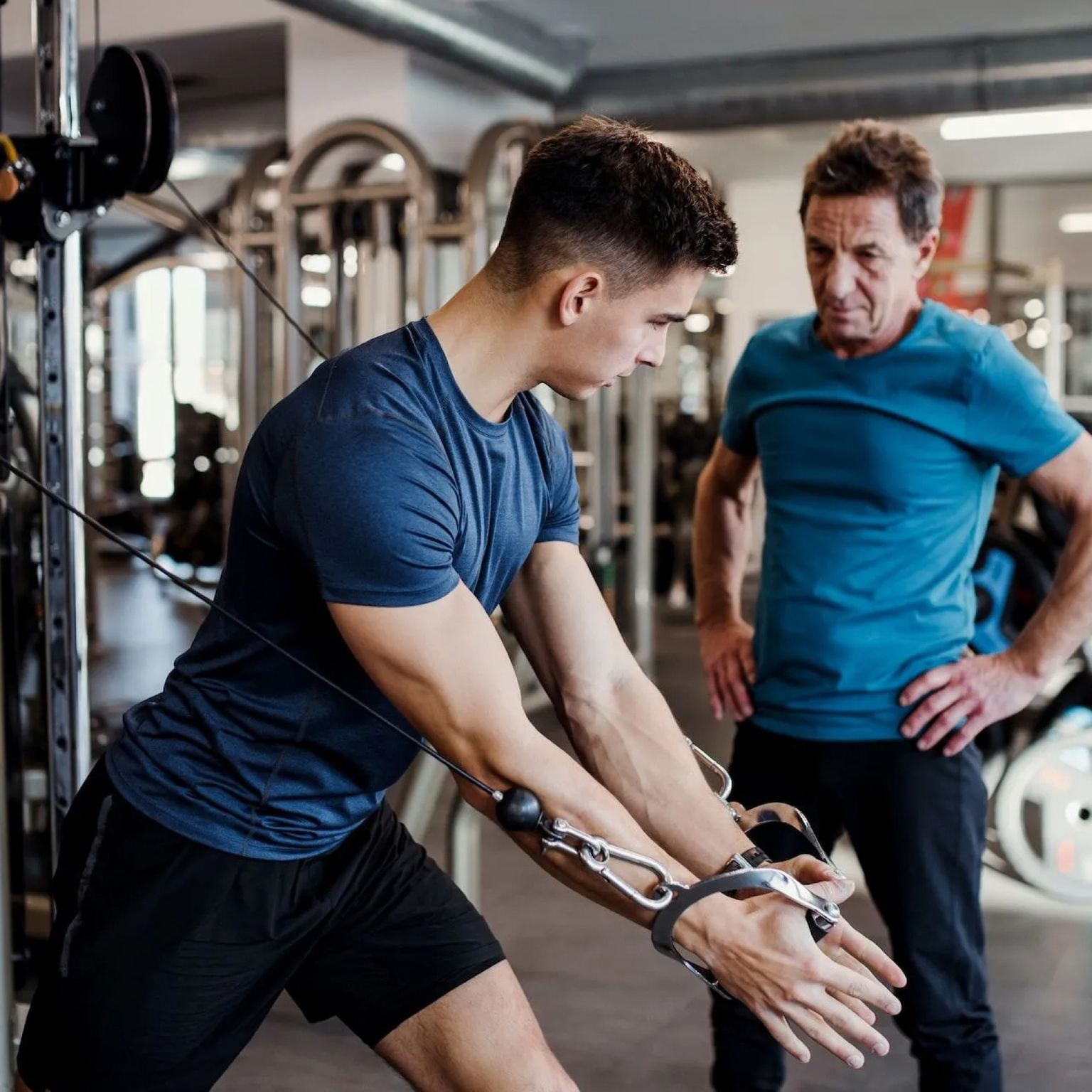 Foto di una sessione di allenamento con personal trainer